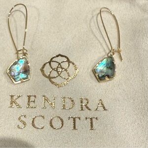 NWOT Kendra Scott Iridescent Gold Earrings